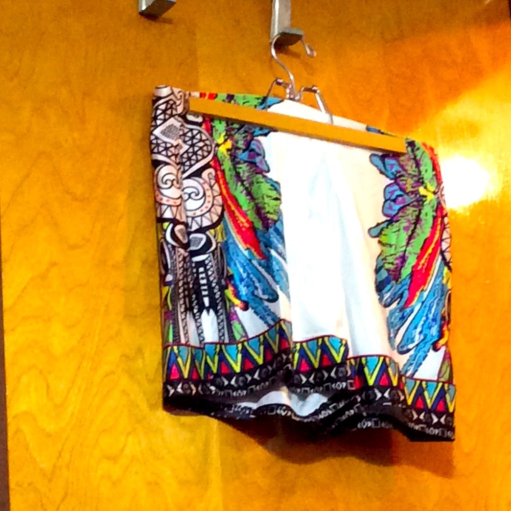 Feather Design Colorful Shorts - image 2